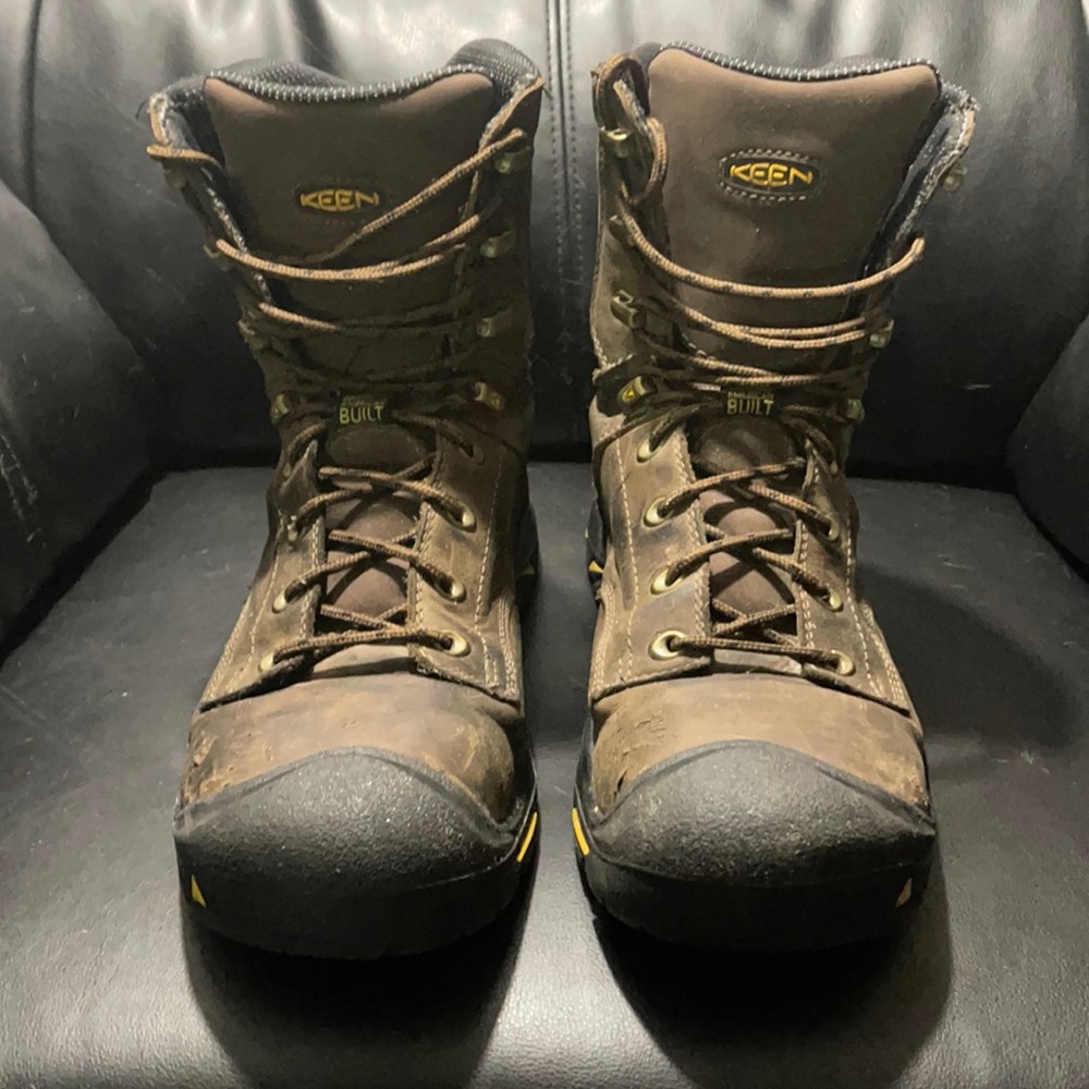 Keen steel toed work boots.